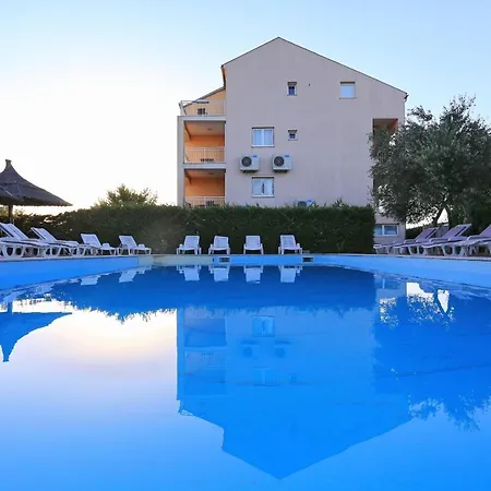 招待所 Tade Debeljak