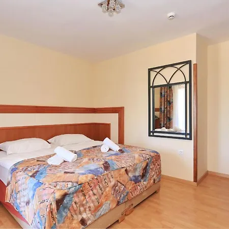 Tade 招待所 Debeljak