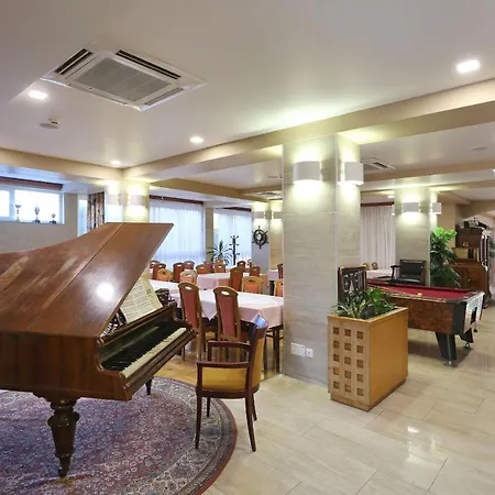 招待所 Tade Debeljak